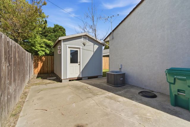 1501 Mariposa Way, Lodi, CA 95242