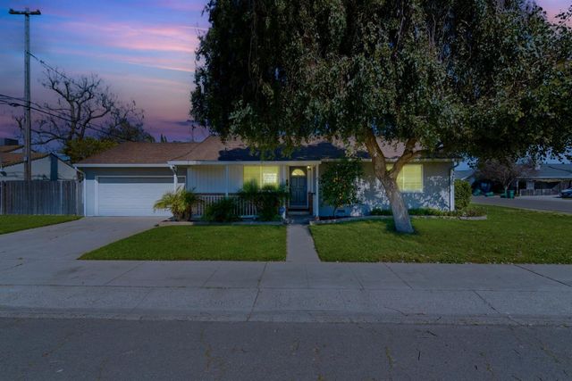 1501 Mariposa Way, Lodi, CA 95242
