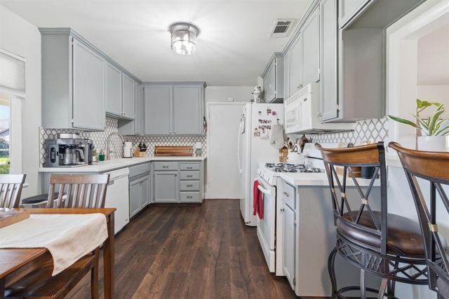 1501 Mariposa Way, Lodi, CA 95242