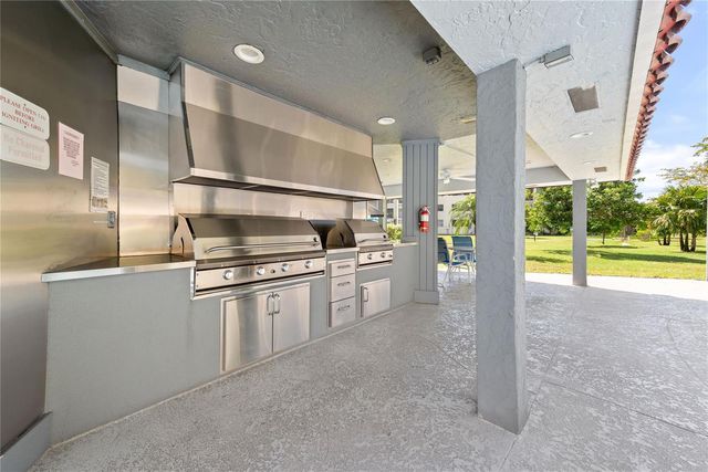 9420 S Hollybrook Lake Drive 109, Pembroke Pines, FL 33025