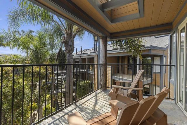 4009 Layang Layang Circle J, Carlsbad, CA 92008