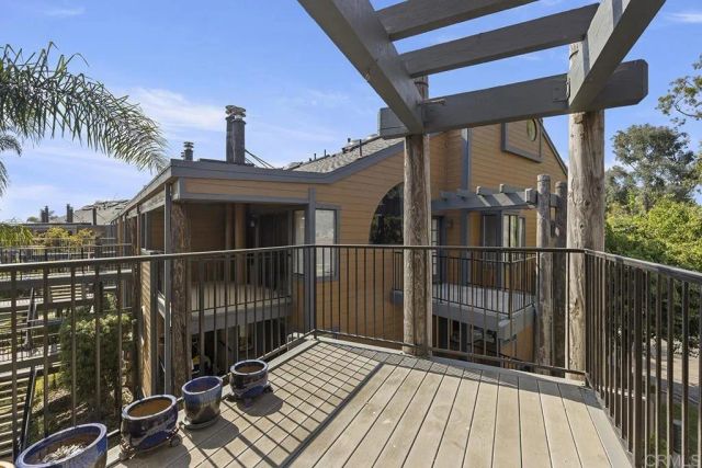 4009 Layang Layang Circle J, Carlsbad, CA 92008