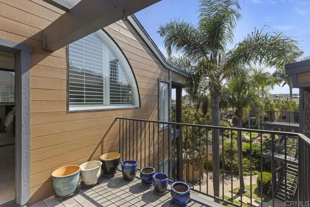 4009 Layang Layang Circle J, Carlsbad, CA 92008