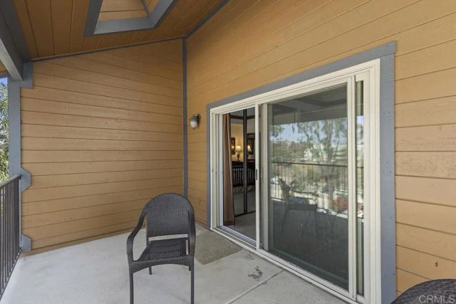 4009 Layang Layang Circle J, Carlsbad, CA 92008