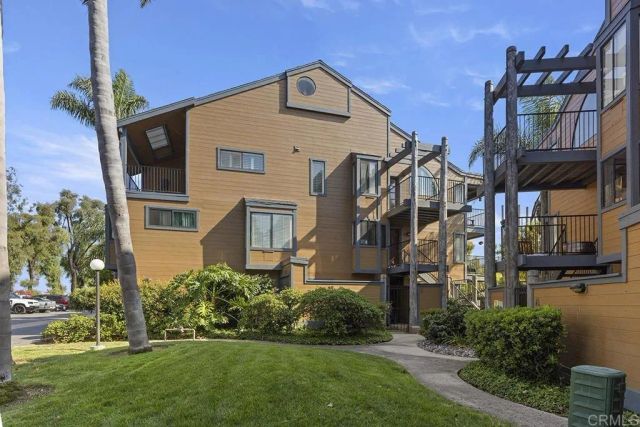 4009 Layang Layang Circle J, Carlsbad, CA 92008