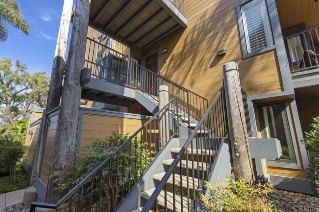 4009 Layang Layang Circle J, Carlsbad, CA 92008