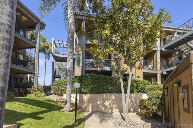 4009 Layang Layang Circle J, Carlsbad, CA 92008