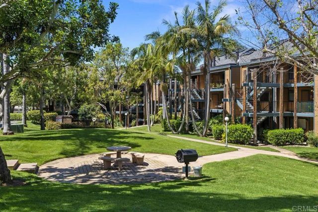 4009 Layang Layang Circle J, Carlsbad, CA 92008