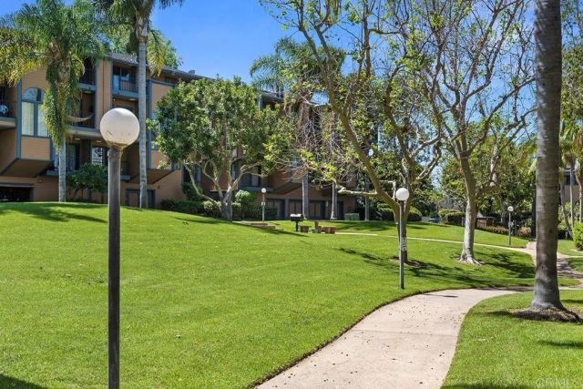 4009 Layang Layang Circle J, Carlsbad, CA 92008