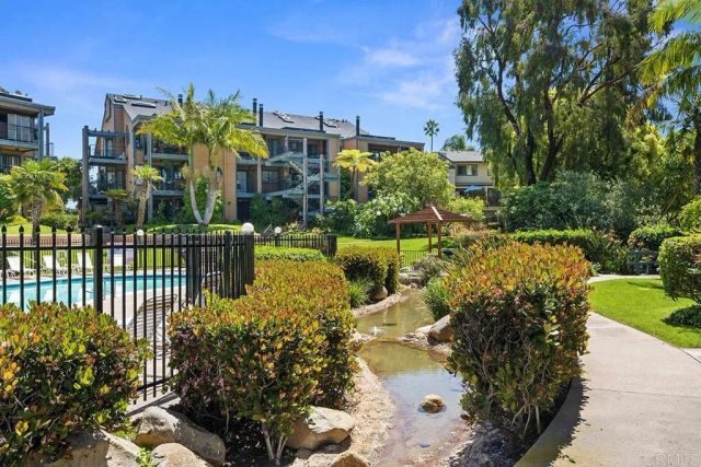 4009 Layang Layang Circle J, Carlsbad, CA 92008