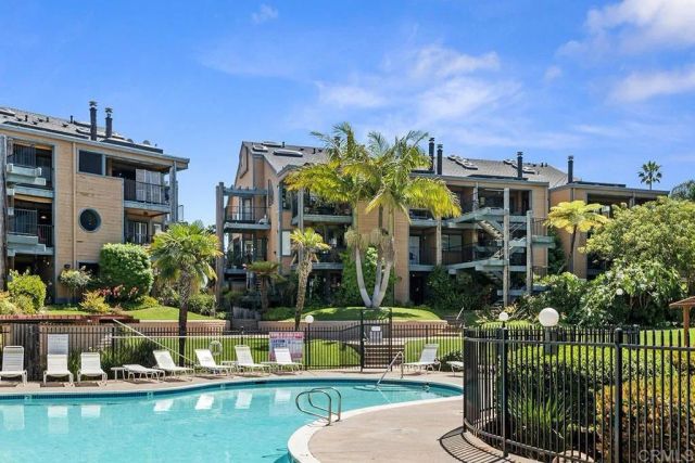 4009 Layang Layang Circle J, Carlsbad, CA 92008