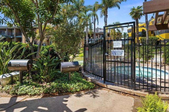 4009 Layang Layang Circle J, Carlsbad, CA 92008