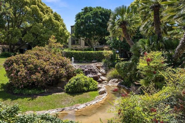 4009 Layang Layang Circle J, Carlsbad, CA 92008