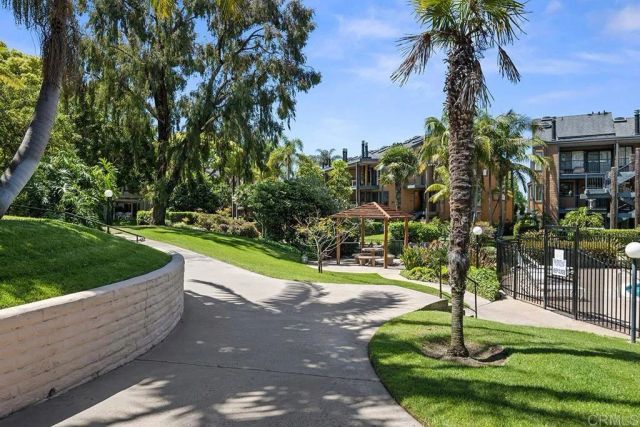 4009 Layang Layang Circle J, Carlsbad, CA 92008