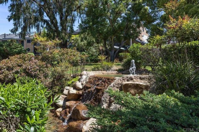 4009 Layang Layang Circle J, Carlsbad, CA 92008