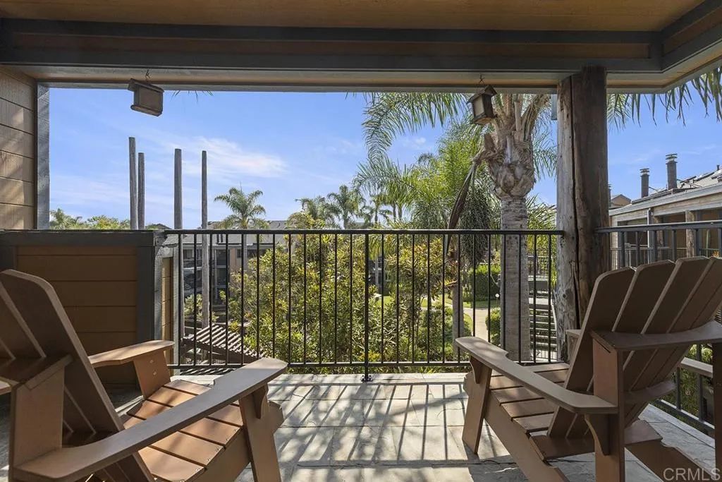 4009 Layang Layang Circle J, Carlsbad, CA 92008