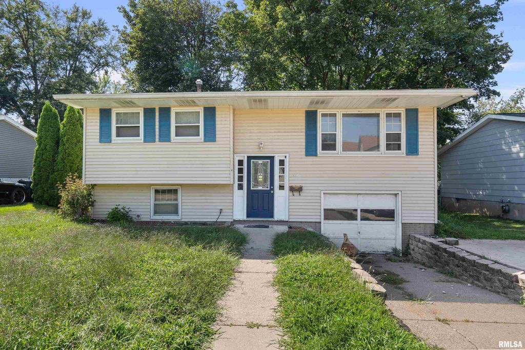 3324 EASTERN Avenue, Davenport, IA 52807