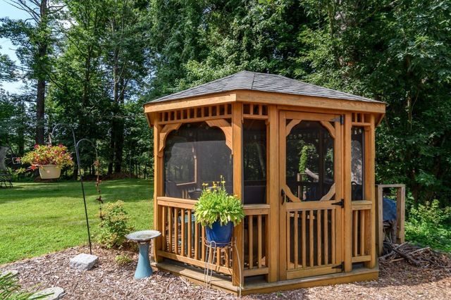 5 Pryor Rd, Natick, MA 01760