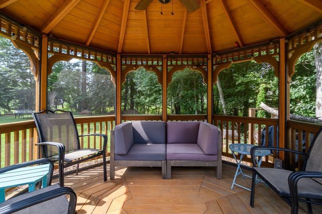 5 Pryor Rd, Natick, MA 01760