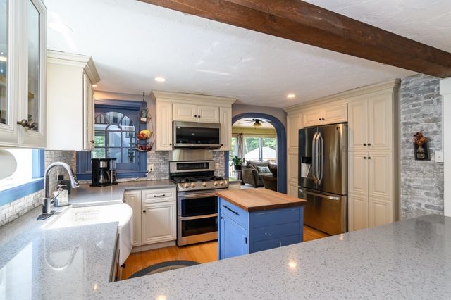 5 Pryor Rd, Natick, MA 01760