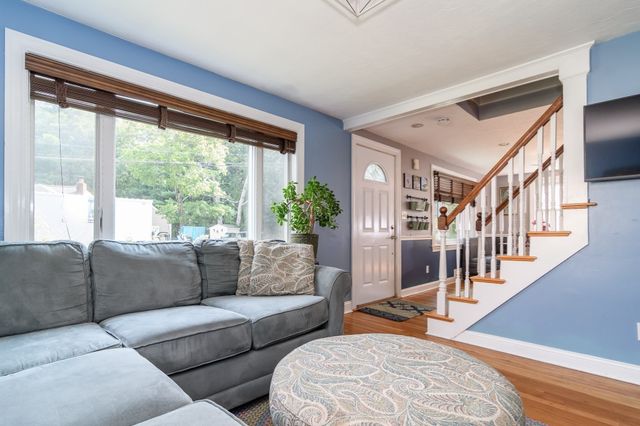 5 Pryor Rd, Natick, MA 01760