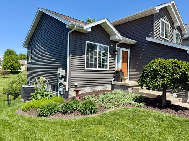 1431 Woolridge Drive, Coralville, IA 52241