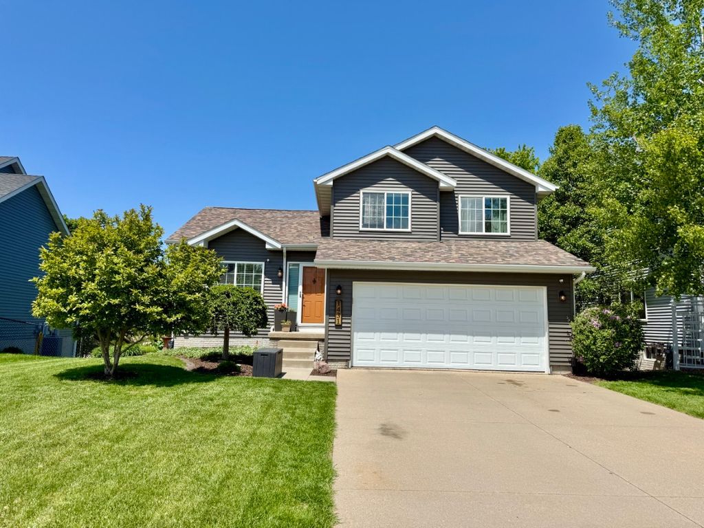 1431 Woolridge Drive, Coralville, IA 52241