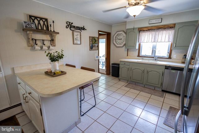 725 S MYRTLE ST, Vineland, NJ 08360