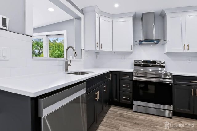 148 Maclura Plaza, Monroe, NJ 08831