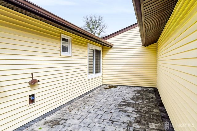 148 Maclura Plaza, Monroe, NJ 08831