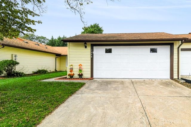 148 Maclura Plaza, Monroe, NJ 08831