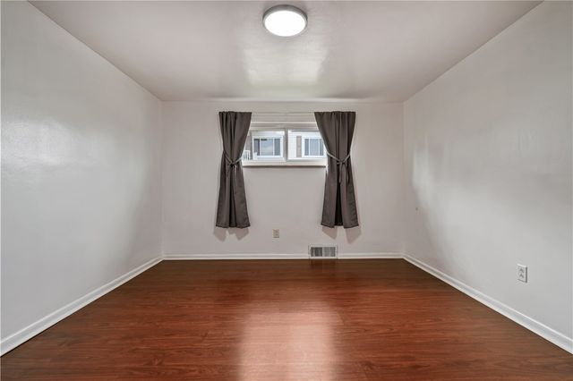 109 South Ave, Pleasant Hills, PA 15122