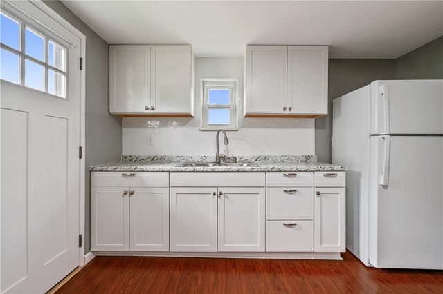 109 South Ave, Pleasant Hills, PA 15122