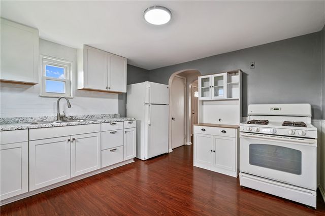 109 South Ave, Pleasant Hills, PA 15122