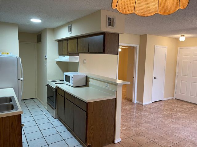 2750 Holly Hall Street 117, Houston, TX 77054