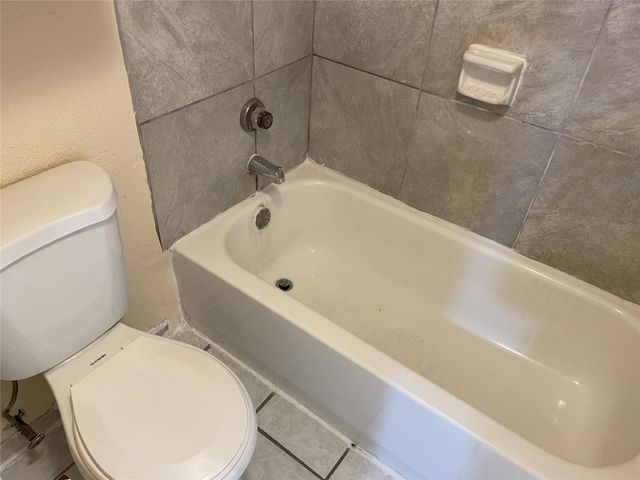 2750 Holly Hall Street 117, Houston, TX 77054