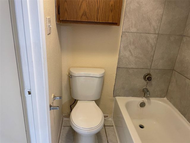 2750 Holly Hall Street 117, Houston, TX 77054