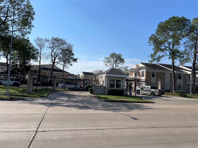 2750 Holly Hall Street 117, Houston, TX 77054
