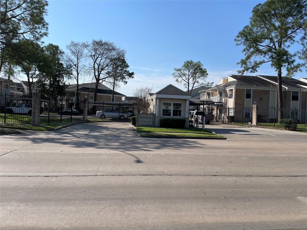 2750 Holly Hall Street 117, Houston, TX 77054