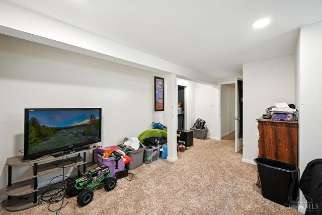 1047 Magie Avenue, Fairfield, OH 45014