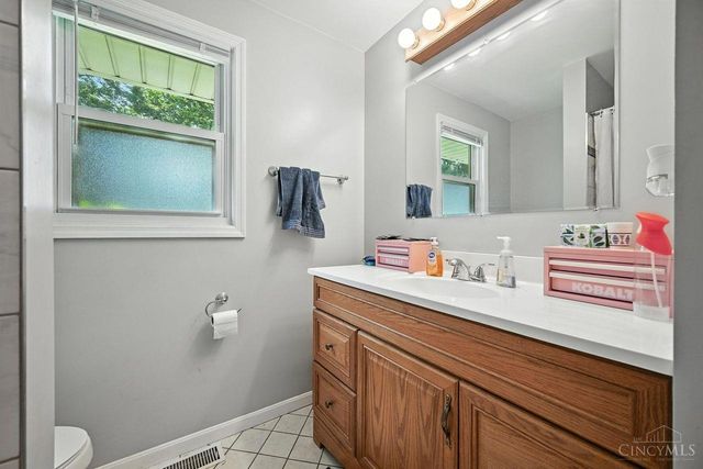 1047 Magie Avenue, Fairfield, OH 45014