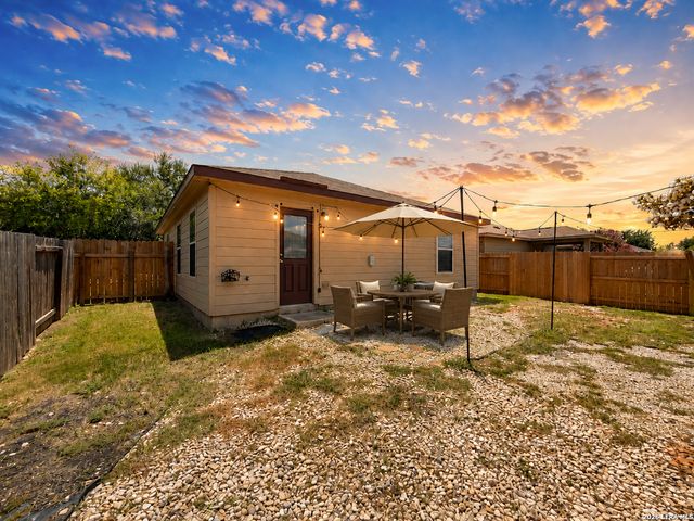 6121 Luckey Run, San Antonio, TX 78252