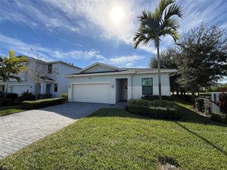6116 STONECREST COURT, West Palm Beach, FL 33415