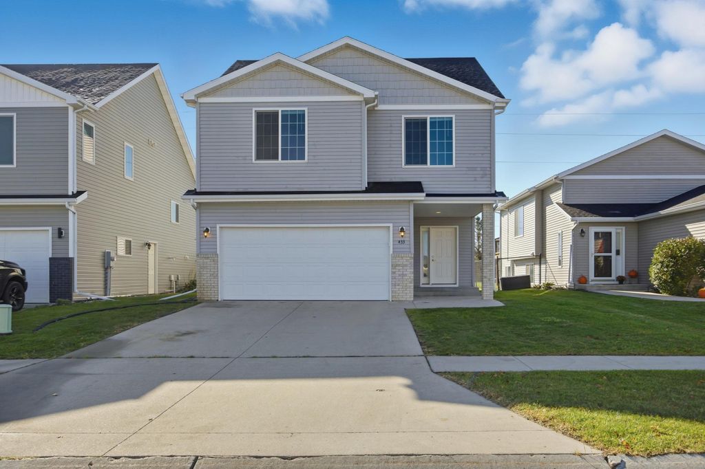 433 Foxtail Drive, West Fargo, ND 58078