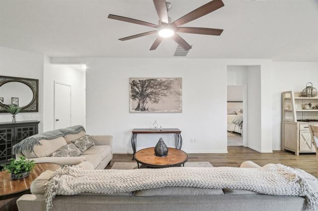 142 Maravillas BND, Bastrop, TX 78602