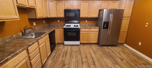 106 Crystal Hill Lane 106, Poughkeepsie, NY 12603