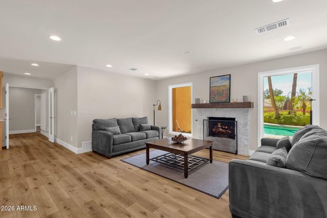 4139 E COLTER Street, Phoenix, AZ 85018