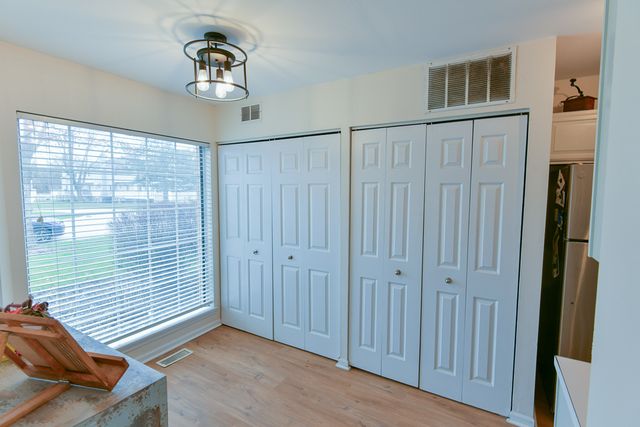 5690 Delaware Avenue, Gurnee, IL 60031