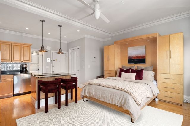 100 Charles St 4, Boston, MA 02114