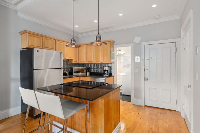 100 Charles St 4, Boston, MA 02114